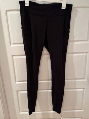 Women's Lululemon Black High-Waist Leggings with Side Pockets